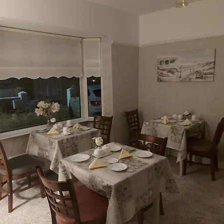 Blackrock Carole 5* Cork