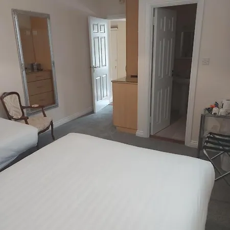 Blackrock Carole Ville Guesthouse 5*