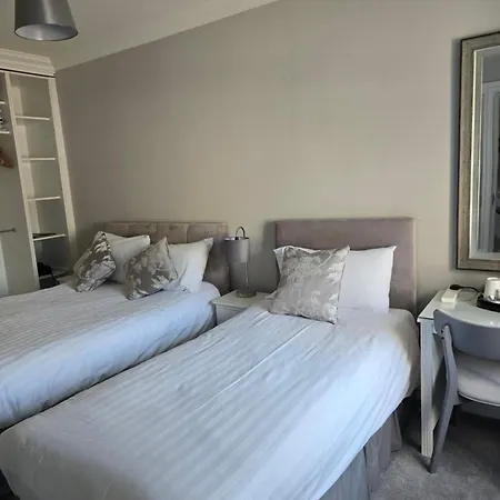 Bed & Breakfast Blackrock Carole